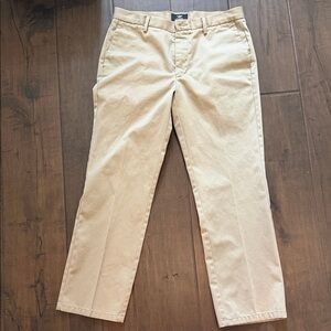 Dockers Men's Classic Khaki Chinos